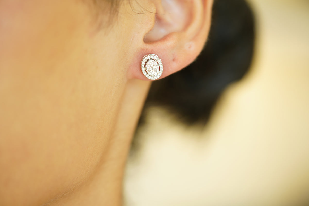 Shiny Oval Cluster Diamond Setting Earrings - additional view