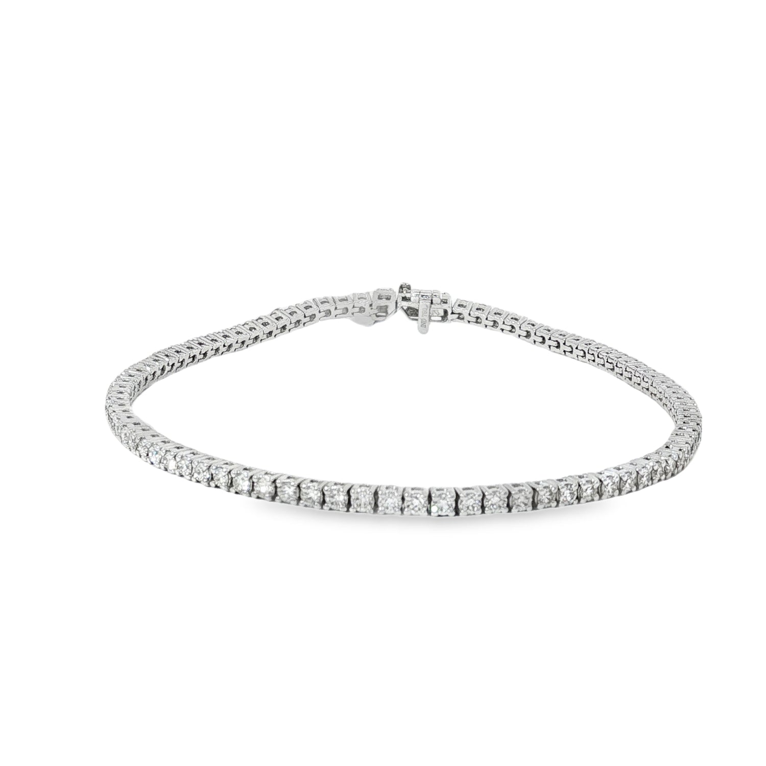 Round diamond tennis bracelet in white gold with box clasp