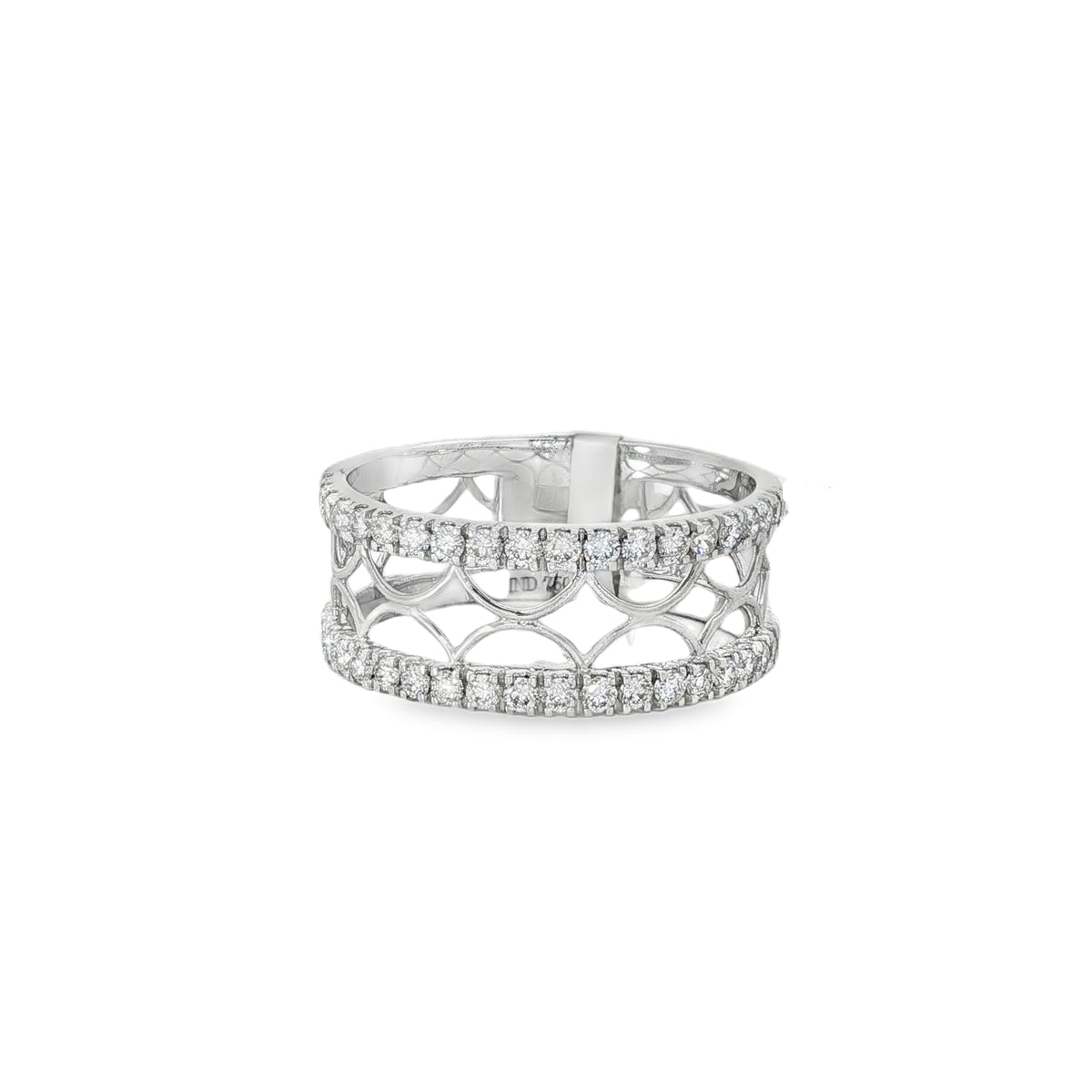 White gold scalloped openwork band ring bordered with round diamonds
