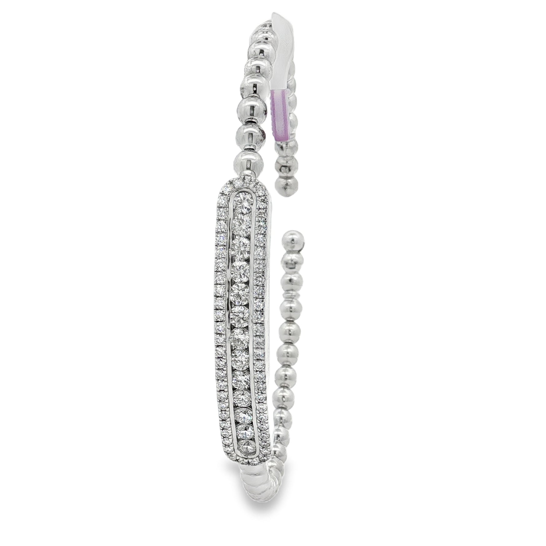 Angled view of white gold beads and double-bordered diamond station