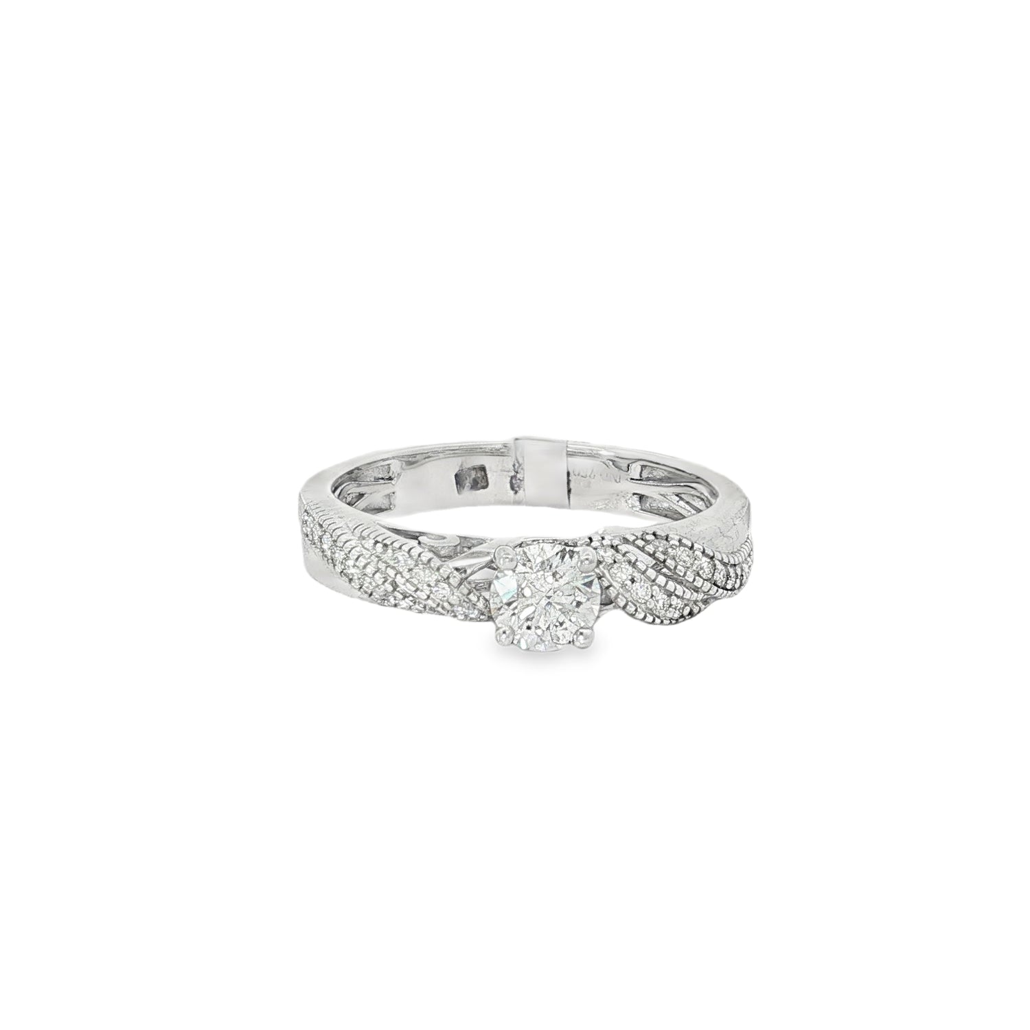 White gold braided pavé ring with central round diamond cluster