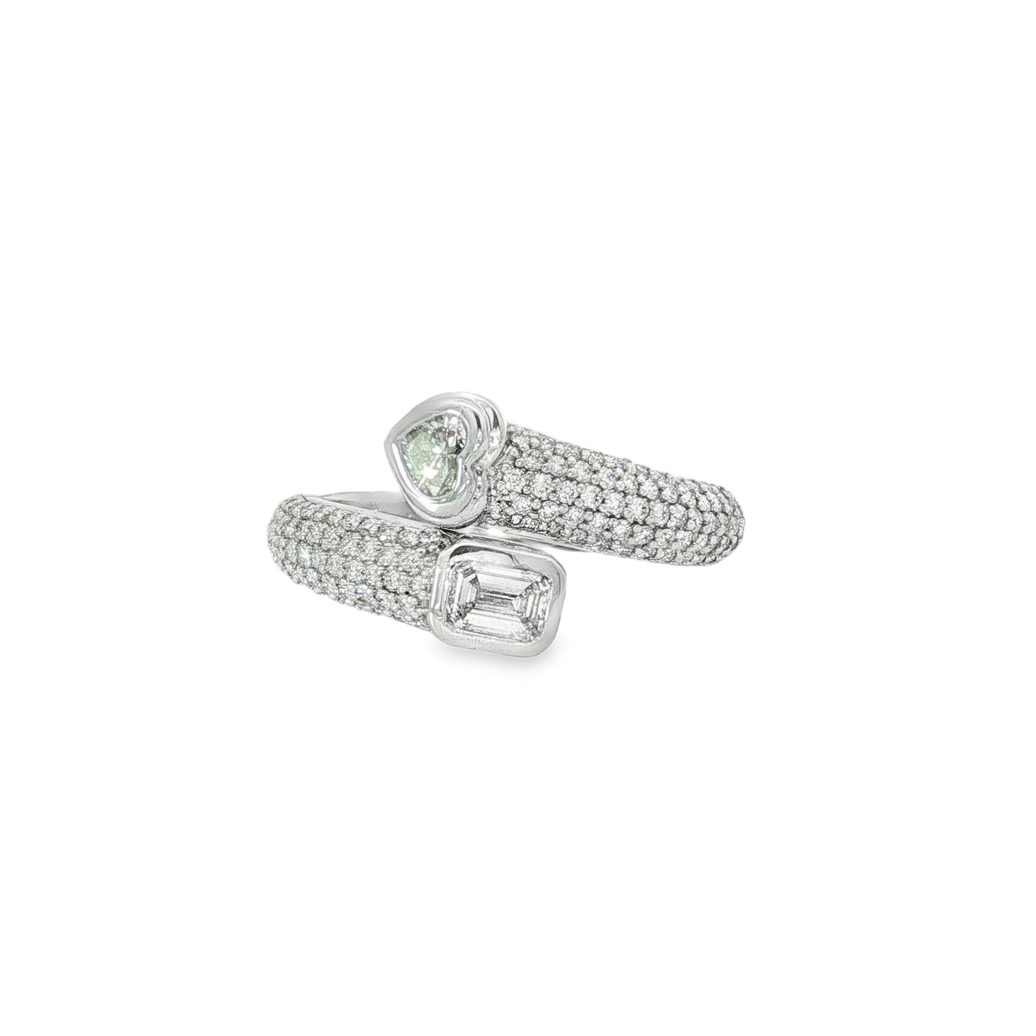 White gold open ring with heart and emerald-cut diamond ends