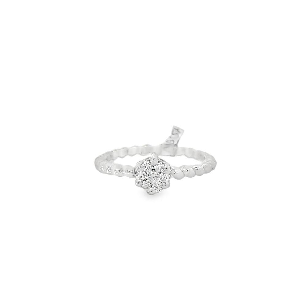 Elegant Twisted Ring with Sparkling Cluster Diamonds