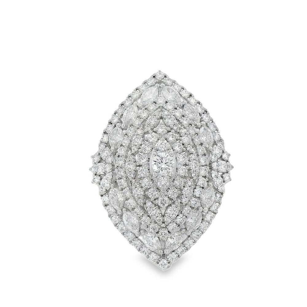 Exquisite Occasional Diamond Ring